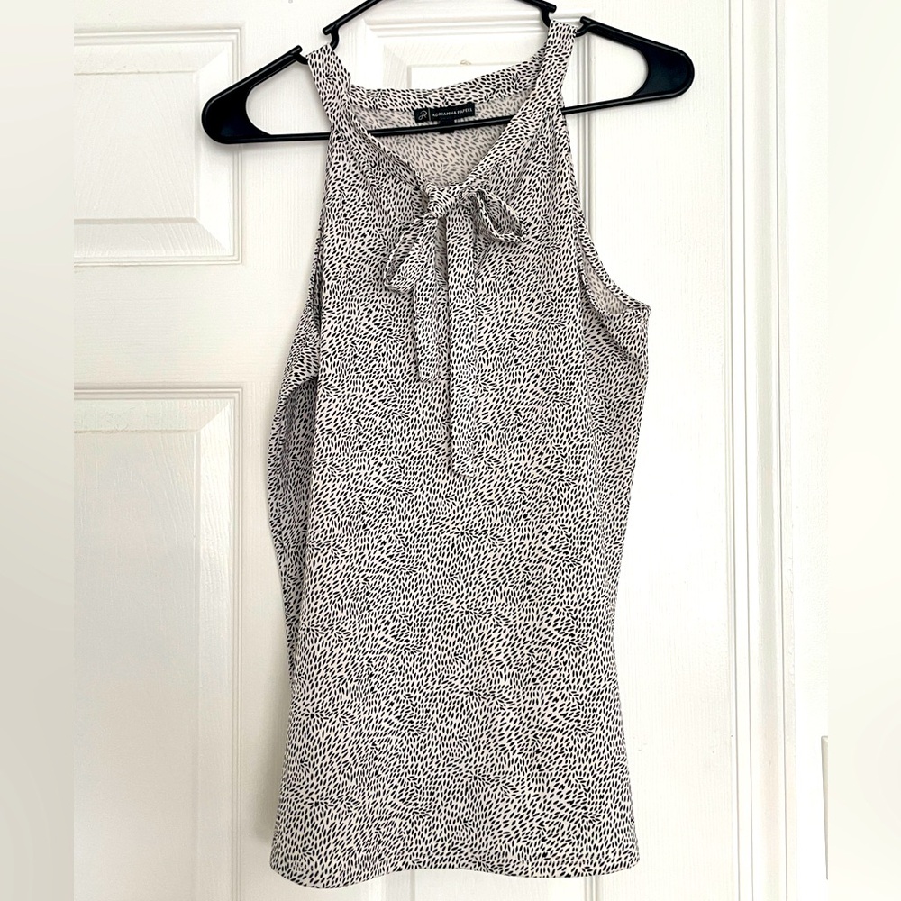 Adrianna Papell Halter tie shirt Medium black and white
